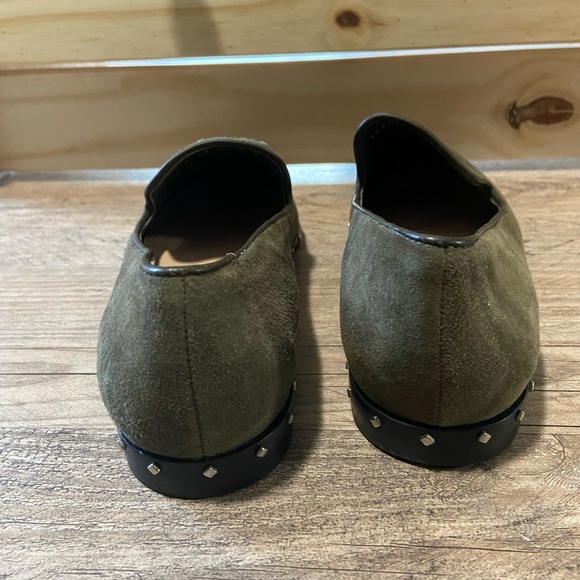 Limited Edition! VC John Camuto Faelyn Hunter Green Studded Flats - Picture 3 of 4